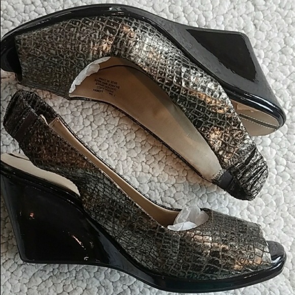 Kenneth Cole Reaction “knock first” slingbacks - Picture 3 of 9